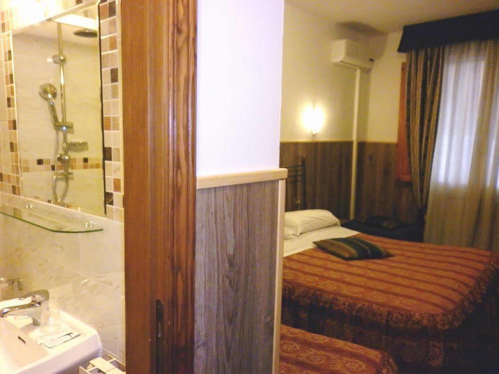Hotel Camilla Guelfa Флоренция Экстерьер фото